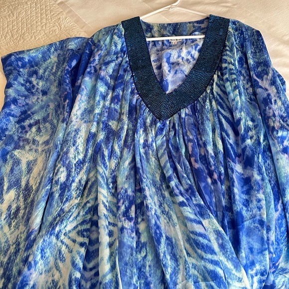 Gorgeous silk tunic- pool or beach cover up - Picture 5 of 5